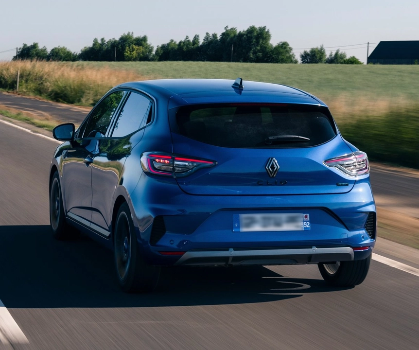 noleggio renault clio