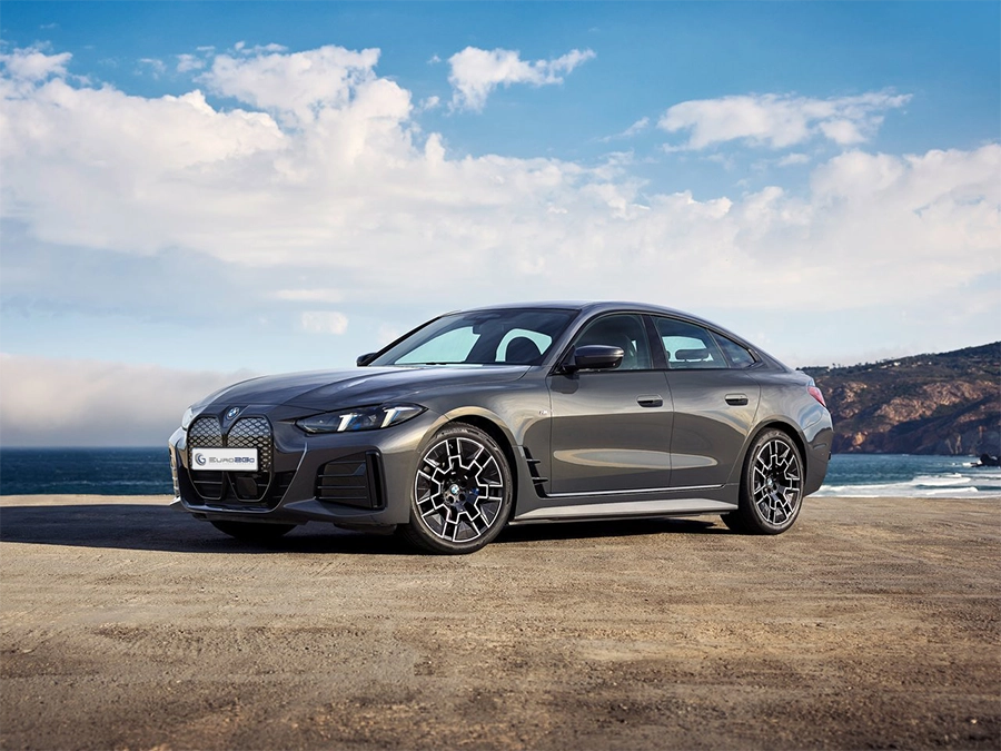 noleggio auto a breve termine bmw i4